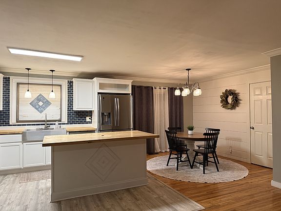 5th image of 300 Clearview Dr