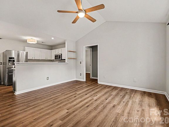 4th image of 116 Julia St