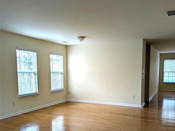 3rd image of 3075 Whittier Way