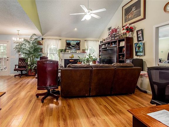 3rd image of 4177 Lost Springs Trl