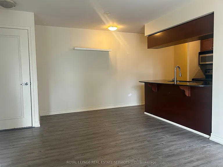 60 Saint Clair Ave W #804 — Photo 3