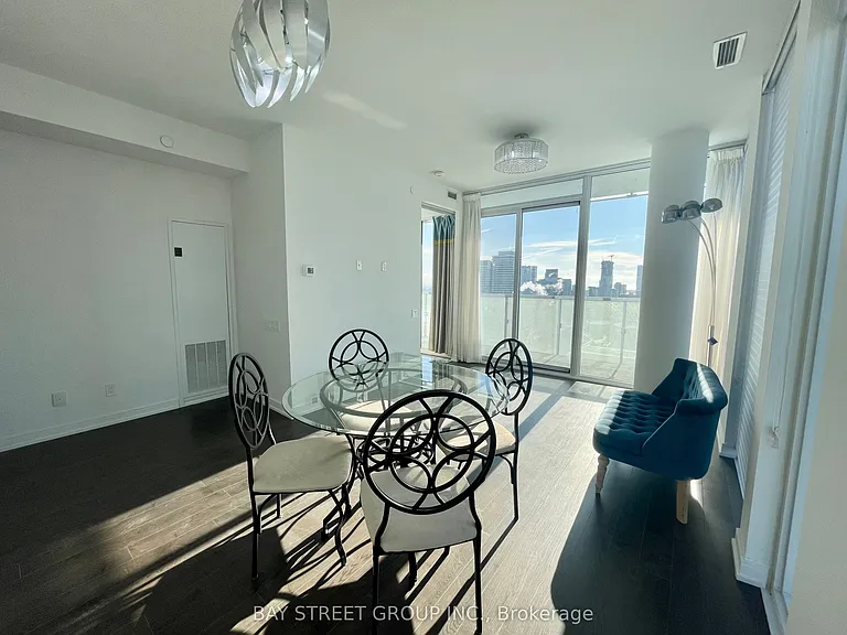 28 Wellesley St E #3202 — Photo 5