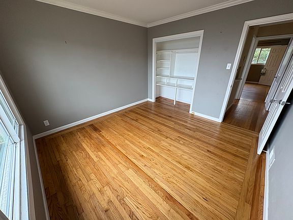 5th image of 35 Crestview Ave