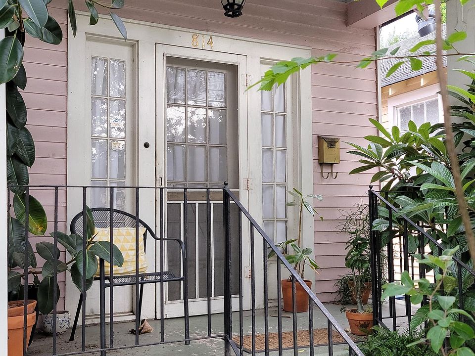 2nd image of 814 Octavia St