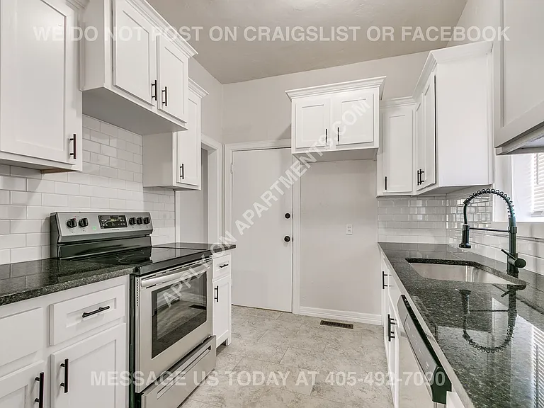1130 NW 39th St #1130.5 — Photo 14