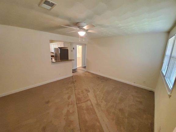 4th image of 112 Hall Dr APT A