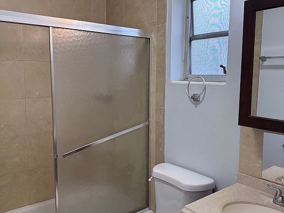 5th image of 338 W Ocean Ave APT 1
