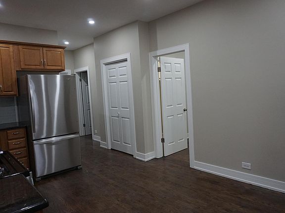 3rd image of 3023 N Hamlin Ave