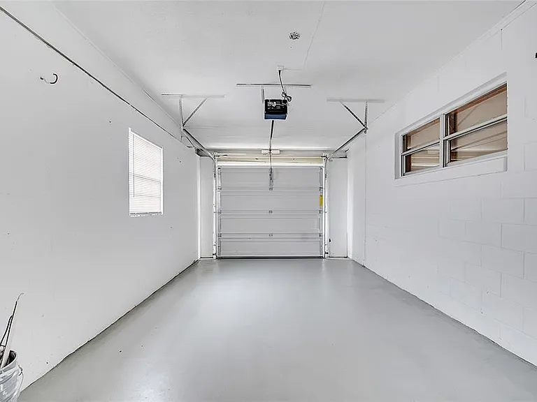 1040 San Luis Dr — Photo 21