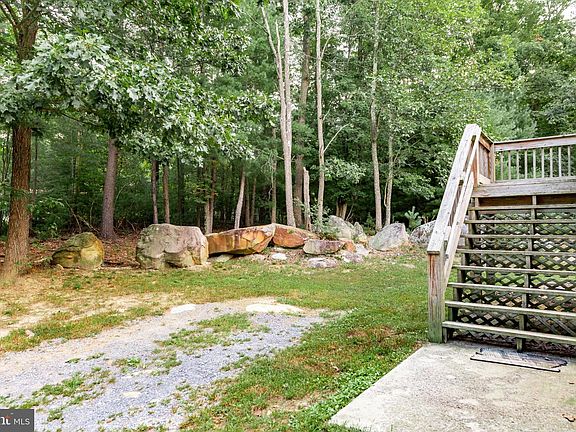 5th image of 91 Cary Ct