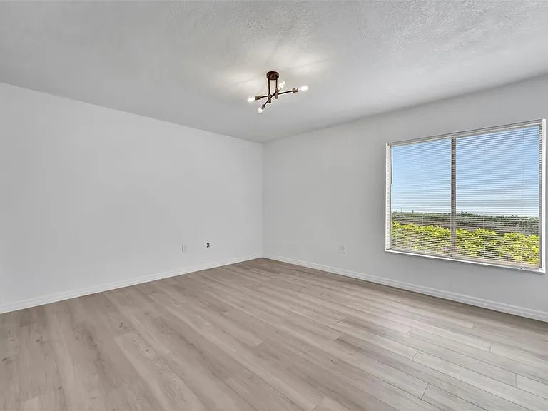 9940 7th Way N #101 — Photo 27