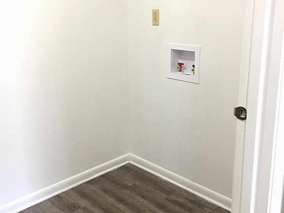 4th image of 108 Gloria Ave