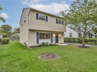 4863 Wake Robin Rd, Mentor, OH 44060