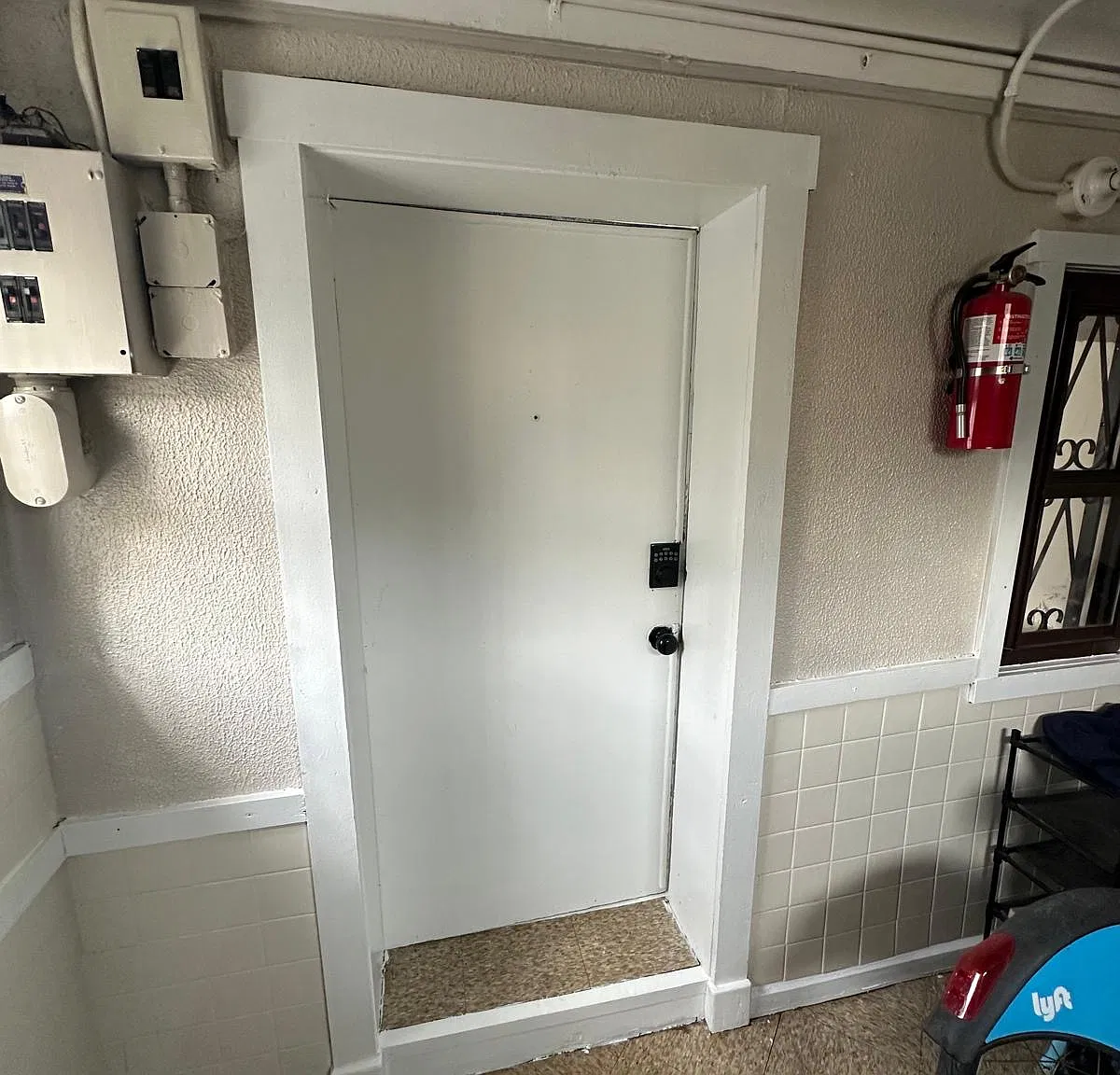 2 bed, 800 sqft, $1,860 — Photo 1