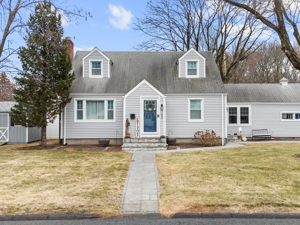 52 Meadows End Road, Milford, CT 06460