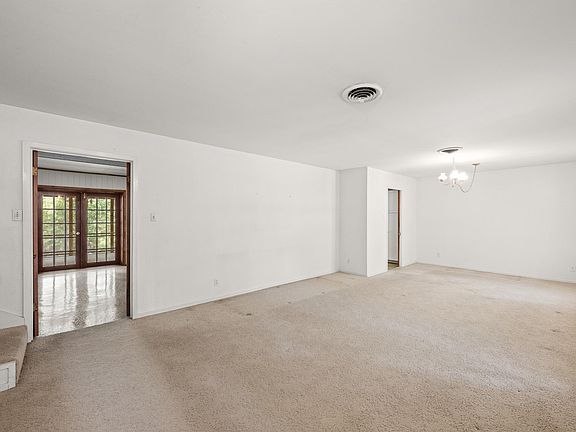 5th image of 3914 Sierra Dr
