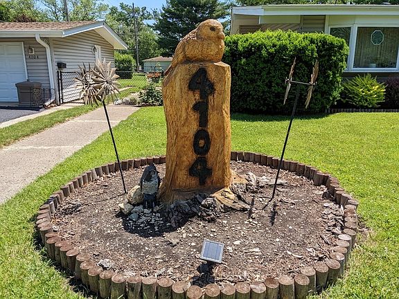 Yard Decor Carving of a Wren