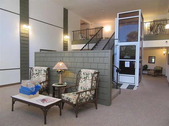 FRONT LOBBY
