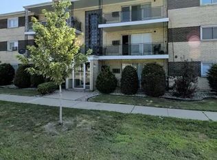 9407 S Roberts Rd APT 2SW, Hickory Hills, IL 60457