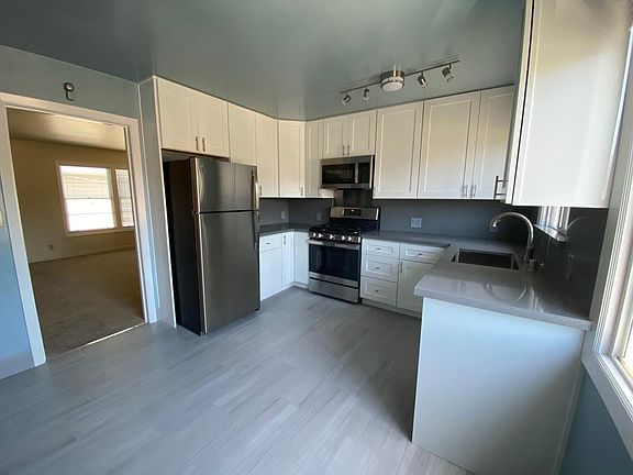 3rd image of 486 Matadero Ave #486