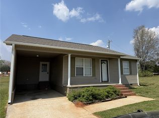 317 Dixie Dr, Seneca, SC 29672