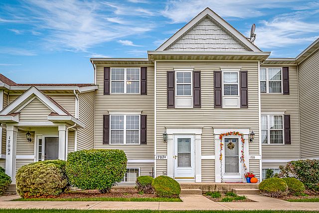 1st image of 1707 Fieldstone Dr S