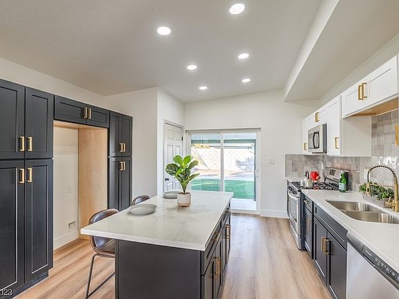 4th image of 2084 Golden Arrow Dr