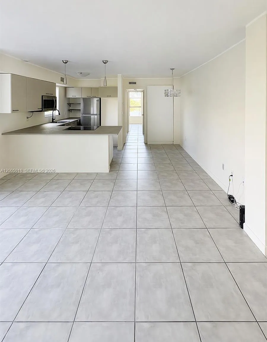 Nirvana Condominium — Photo 2