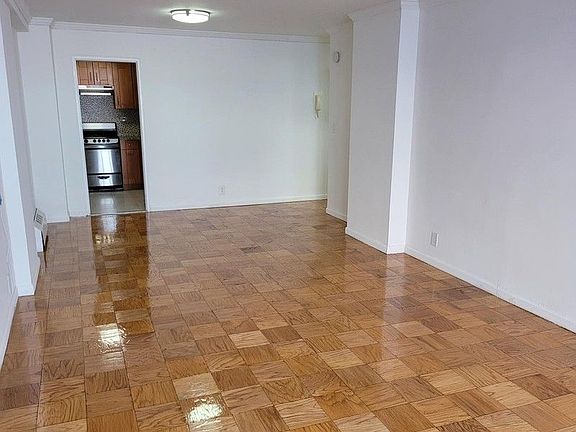 5th image of 435 W 57th St APT 5D