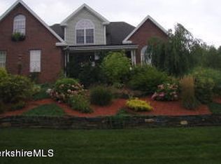 8 Westview Dr, Dalton, MA 01226