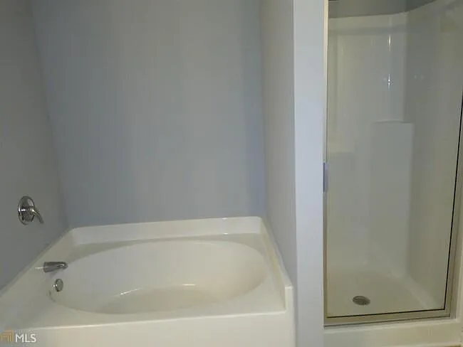 231 Greenview Ln — Photo 17