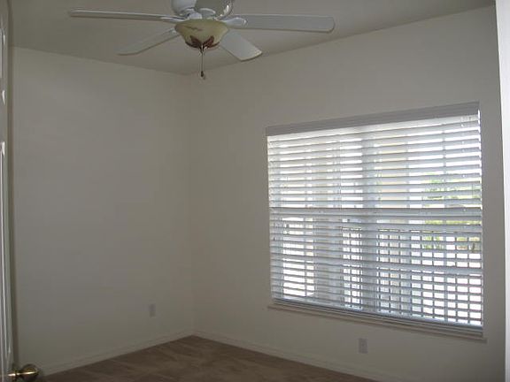 3rd image of 868 Saranac Lake Dr APT 201