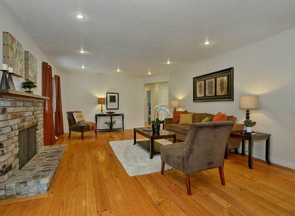 2nd image of 22160 Cloverly Ct