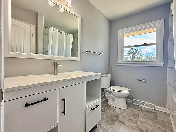 4th image of 3213 Forest Park Blvd NW