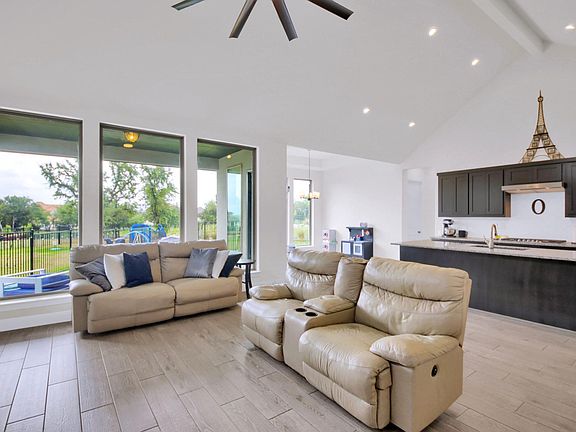 3rd image of 2501 Sunset Vista Cir