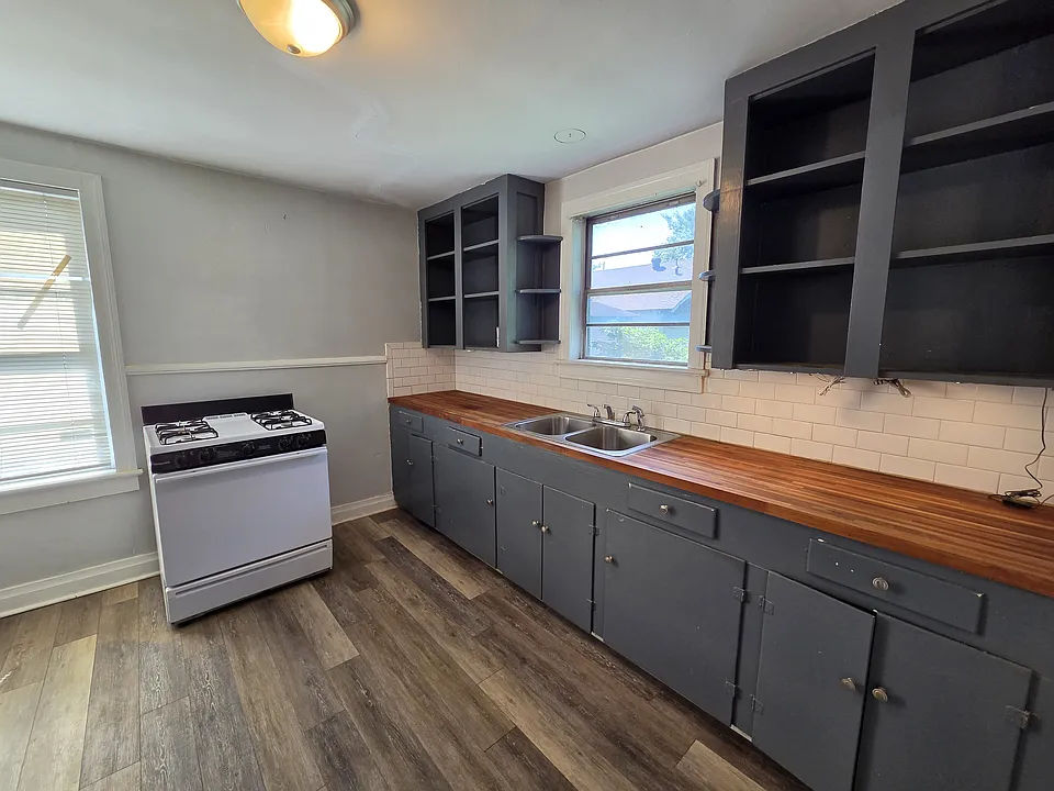 235 Grandpre St #3
