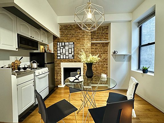 2nd image of 442 W 45th St APT 2RE