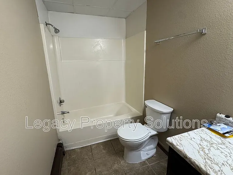 1011 S 3rd St #15 — Photo 9