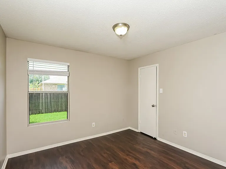 317 Taylor St — Photo 13