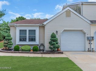 2 Bramble Ln, Matawan, NJ 07747