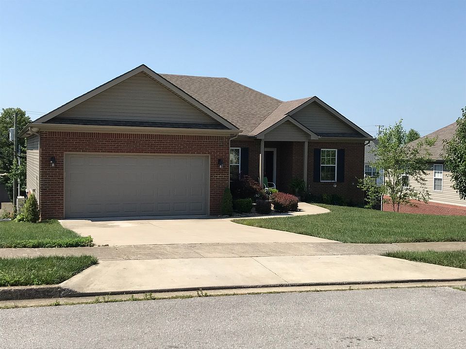 1st image of 136 Lansdowne Dr