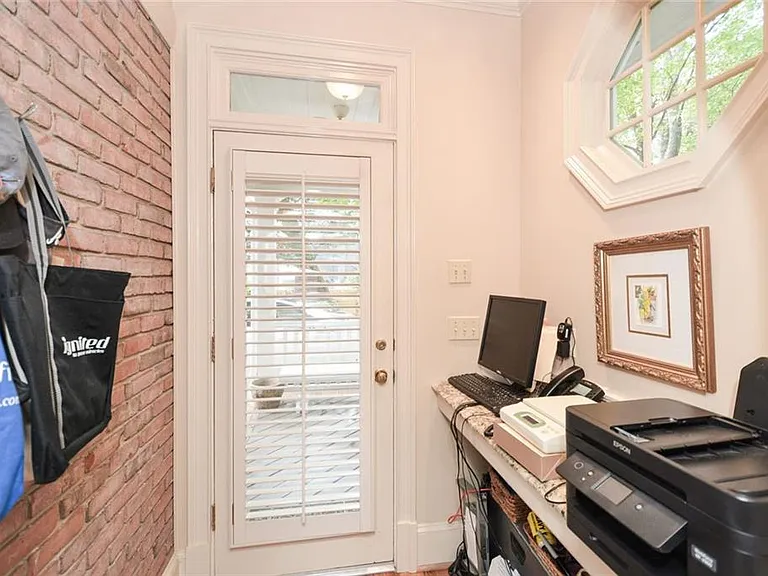1640 Lazy River Ln — Photo 29