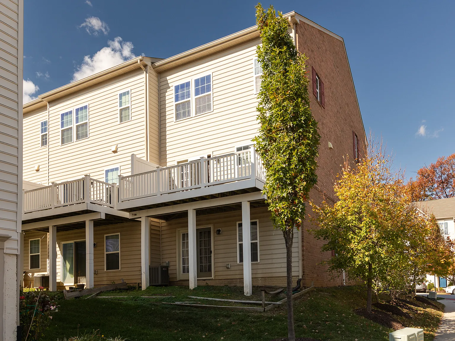 4 bed, 1960 sqft, $1,100 — Photo 4