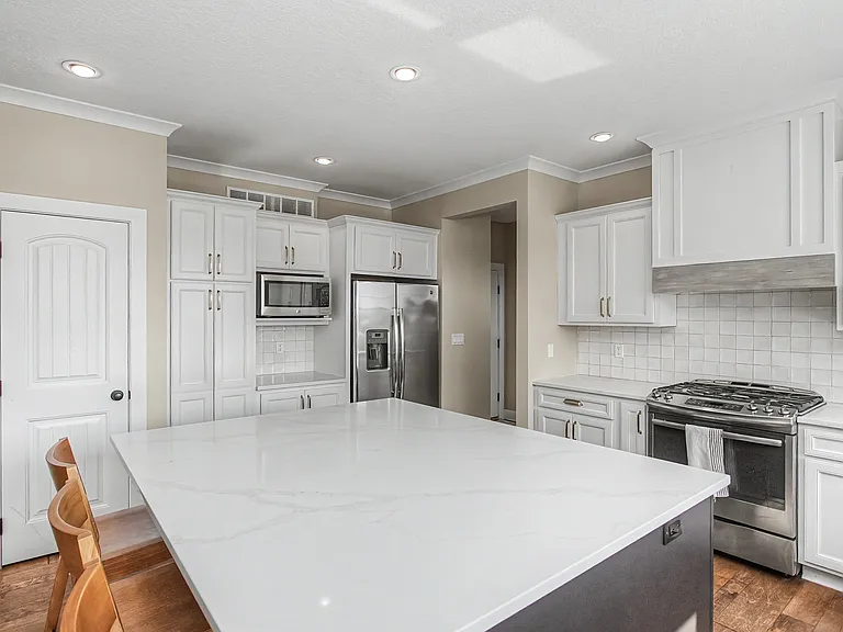 2708 Harrison Rd — Photo 1