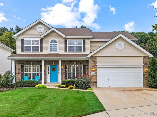1448 Red Oak Plantation Dr, Ballwin, MO 63021