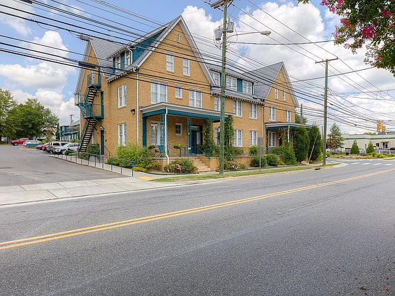4th image of 102 W 2nd Ave #112