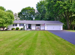 55 Ross Brook Dr, Rochester, NY 14625