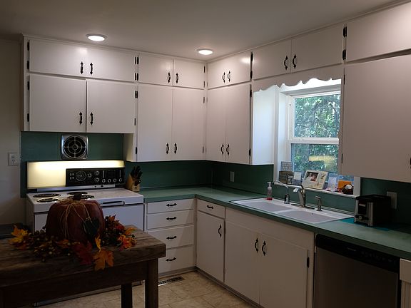 3rd image of 18317 Osgood Ln
