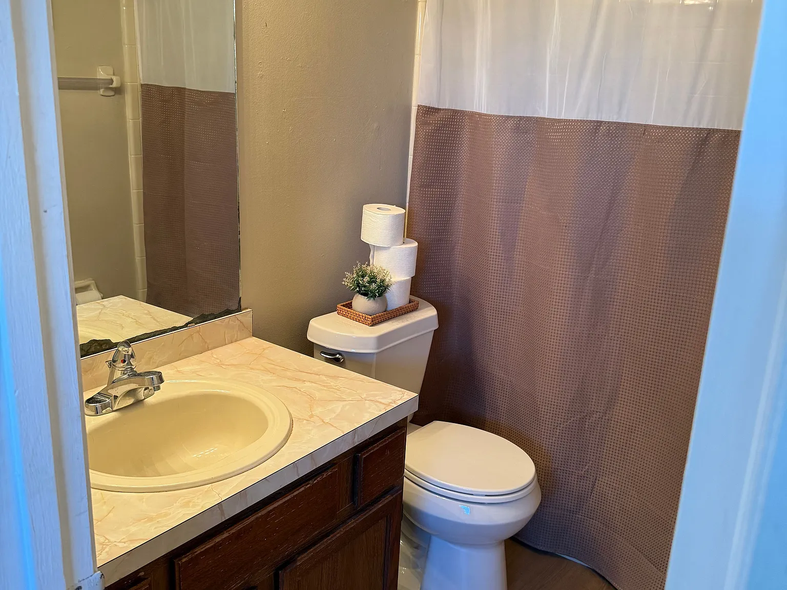 2 bed, 2.0 bath, 1016 sqft, $1,825 — Photo 4