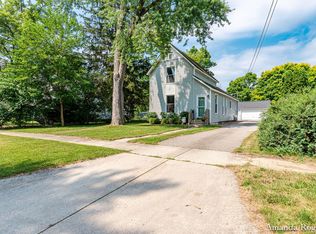 152 S Pleasant Ave SE, Lowell, MI 49331